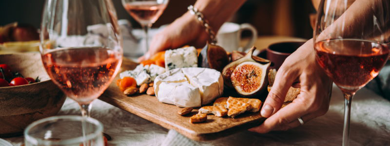 rose-wine-pairing-with-cheese